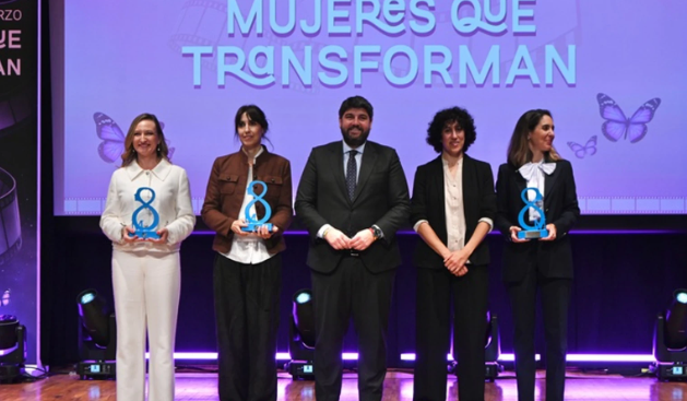 Premios 8M